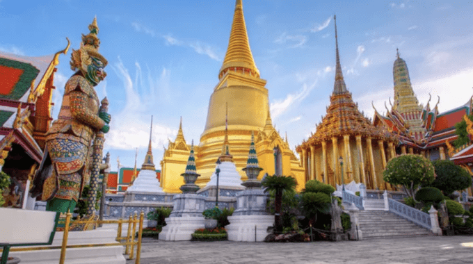 Thailand: A Journey from Bangkok to the Islands, Exploring Chiang Mai